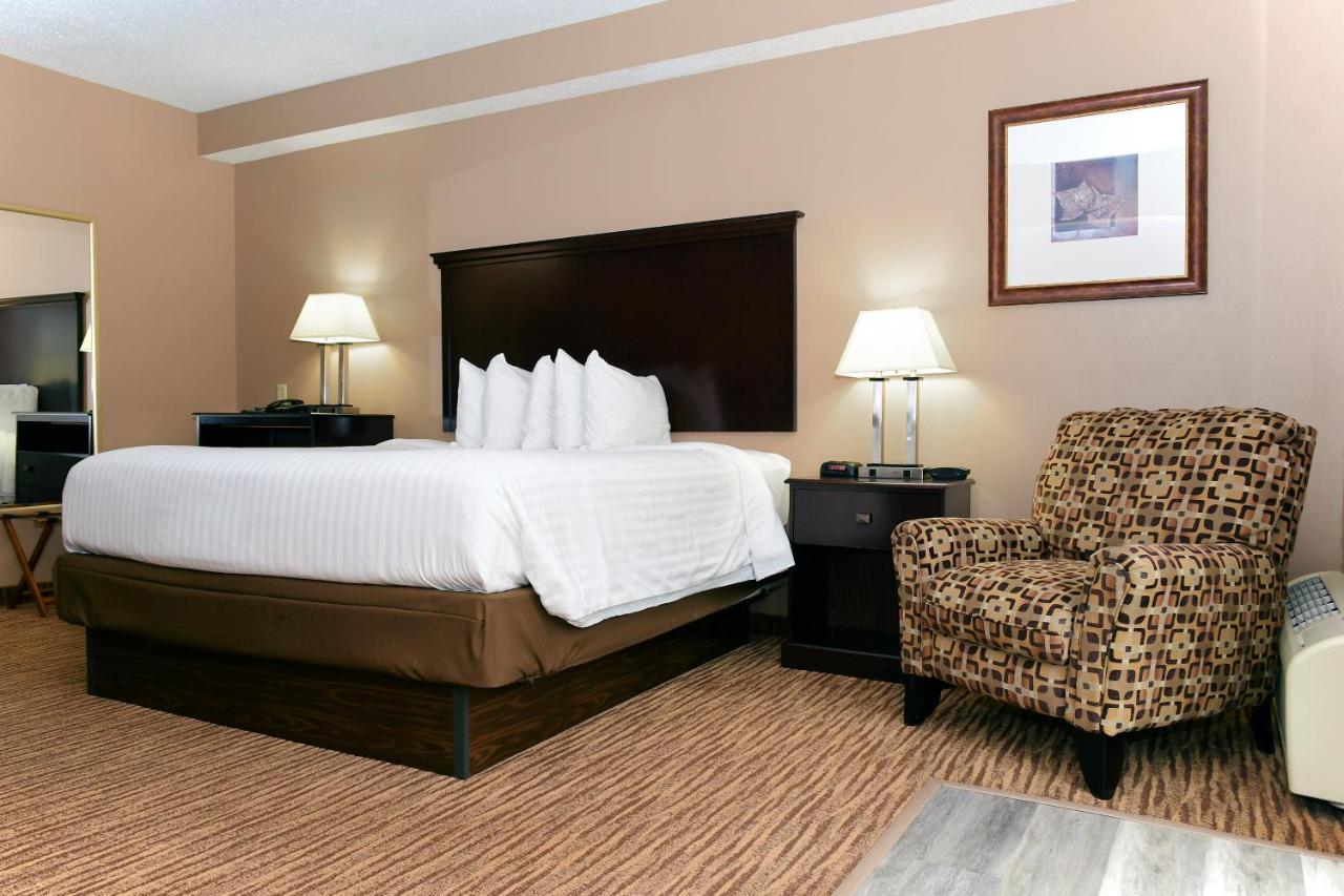 Cobblestone Inn & Suites - Denison | Majestic Hills Kültér fotó
