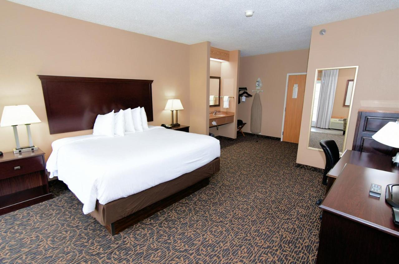 Cobblestone Inn & Suites - Denison | Majestic Hills Kültér fotó