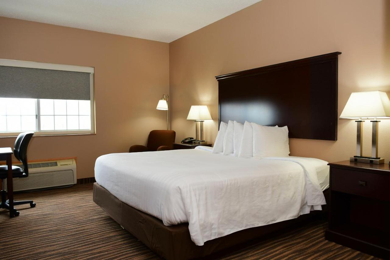 Cobblestone Inn & Suites - Denison | Majestic Hills Kültér fotó