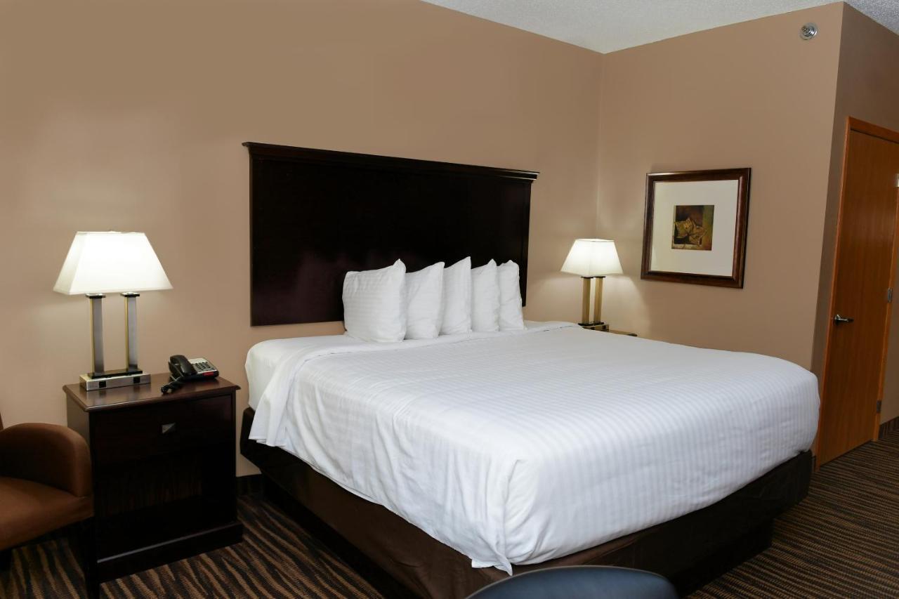 Cobblestone Inn & Suites - Denison | Majestic Hills Kültér fotó