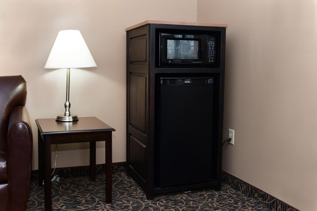 Cobblestone Inn & Suites - Denison | Majestic Hills Kültér fotó
