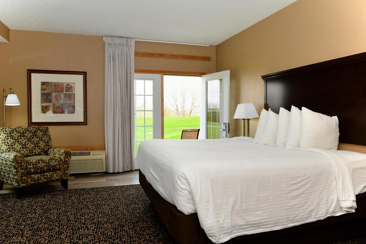 Cobblestone Inn & Suites - Denison | Majestic Hills Kültér fotó