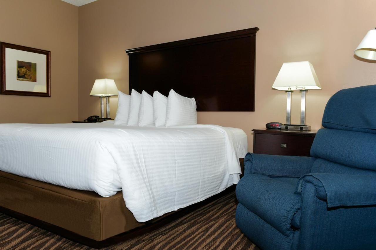 Cobblestone Inn & Suites - Denison | Majestic Hills Kültér fotó
