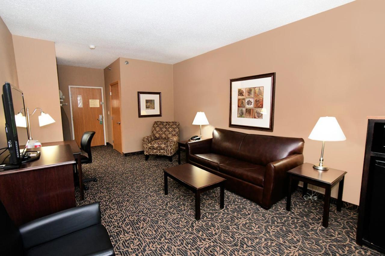 Cobblestone Inn & Suites - Denison | Majestic Hills Kültér fotó