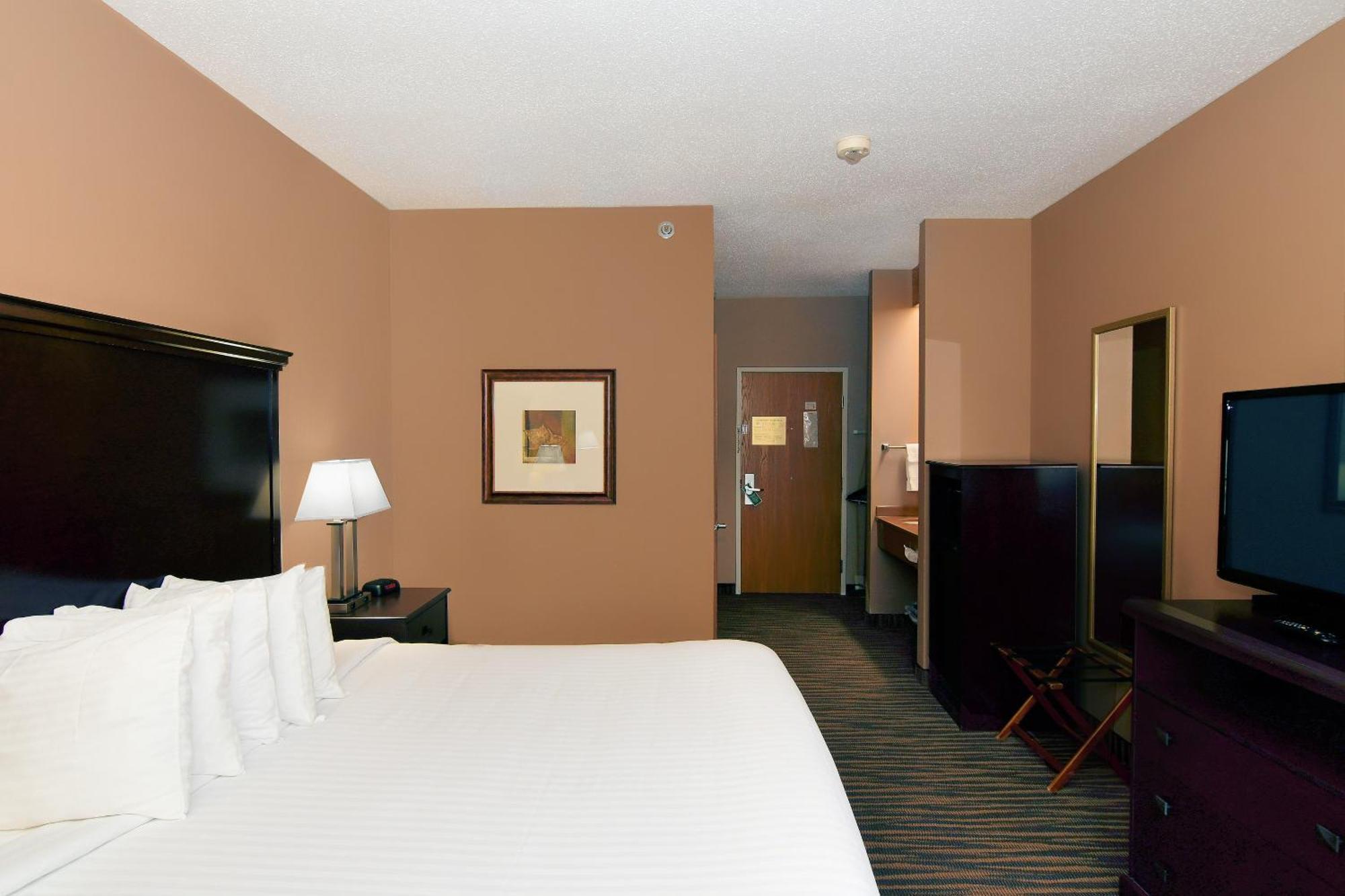 Cobblestone Inn & Suites - Denison | Majestic Hills Kültér fotó