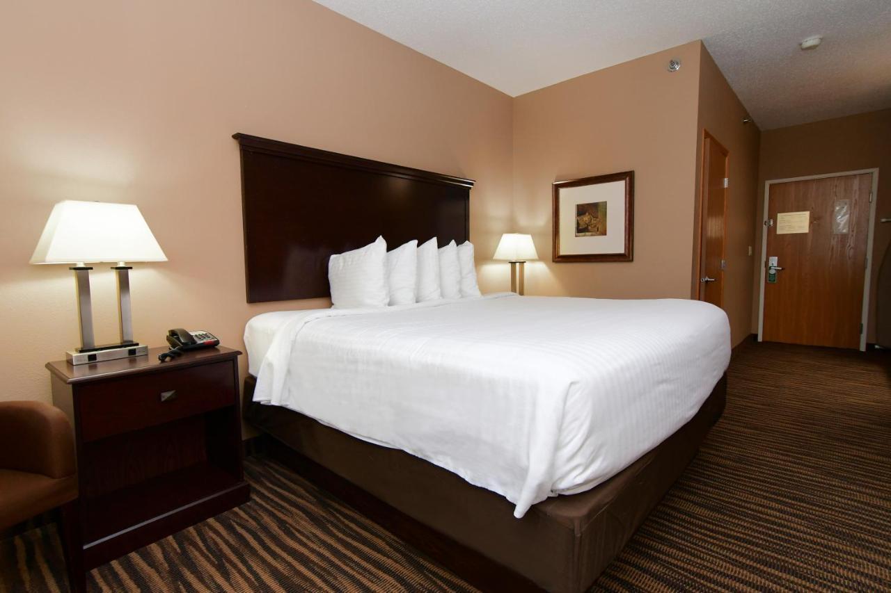 Cobblestone Inn & Suites - Denison | Majestic Hills Kültér fotó