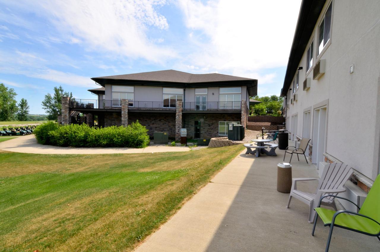 Cobblestone Inn & Suites - Denison | Majestic Hills Kültér fotó